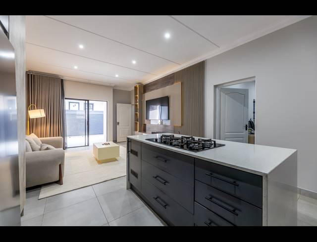 2 BEDROOM APARTMENT FOR SALE IN BRYANSTON